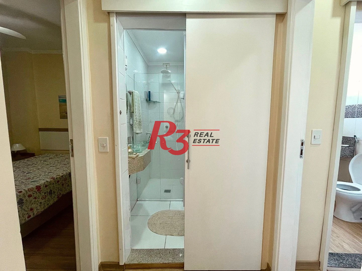 Apartamento com 2 dormitórios à venda, 65 m² por R$ 580.000,00 - Gonzaga - Santos/SP