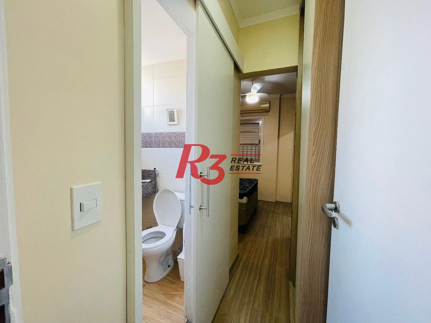 Apartamento com 2 dormitórios à venda, 65 m² por R$ 580.000,00 - Gonzaga - Santos/SP