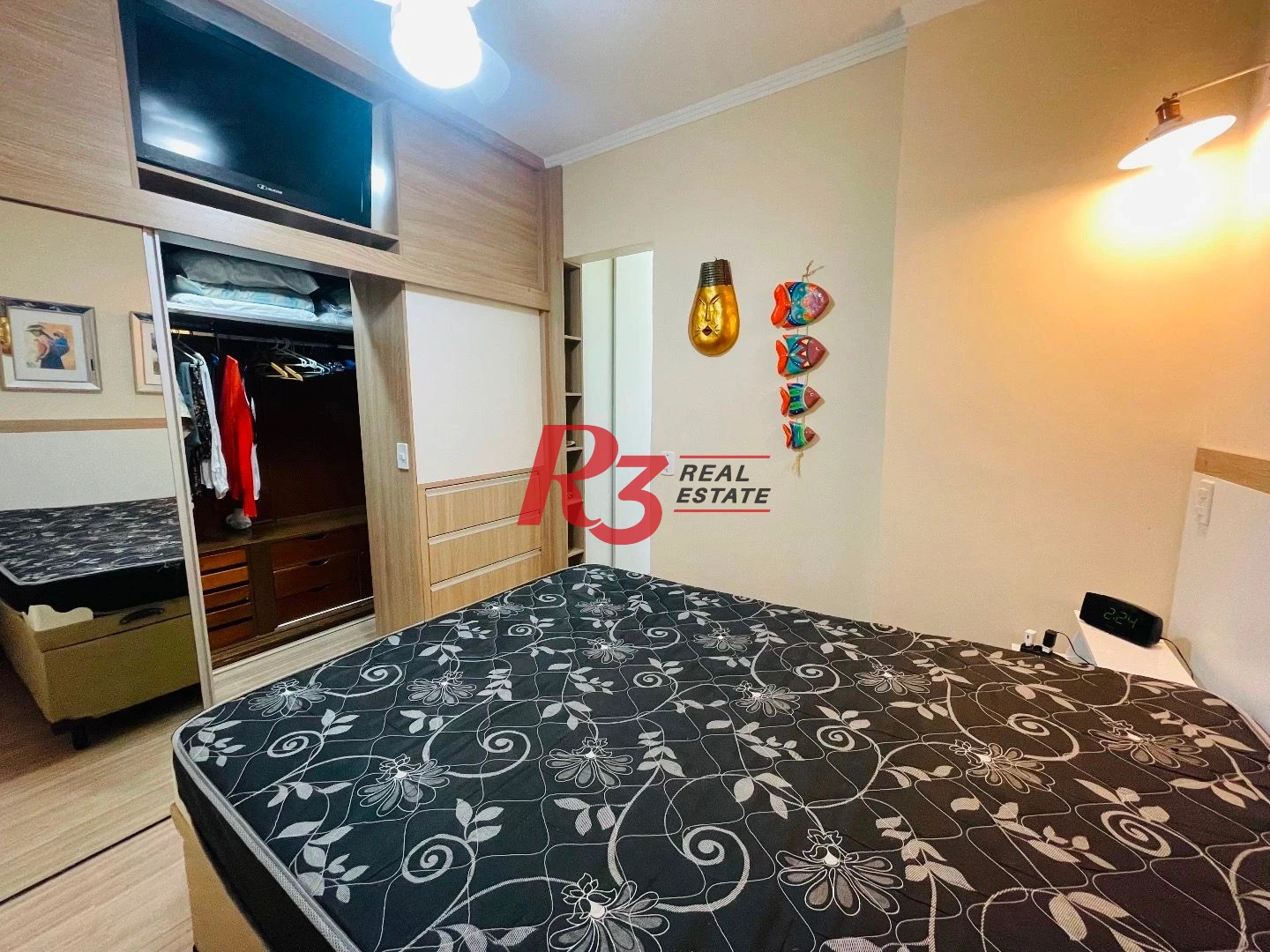 Apartamento com 2 dormitórios à venda, 65 m² por R$ 580.000,00 - Gonzaga - Santos/SP