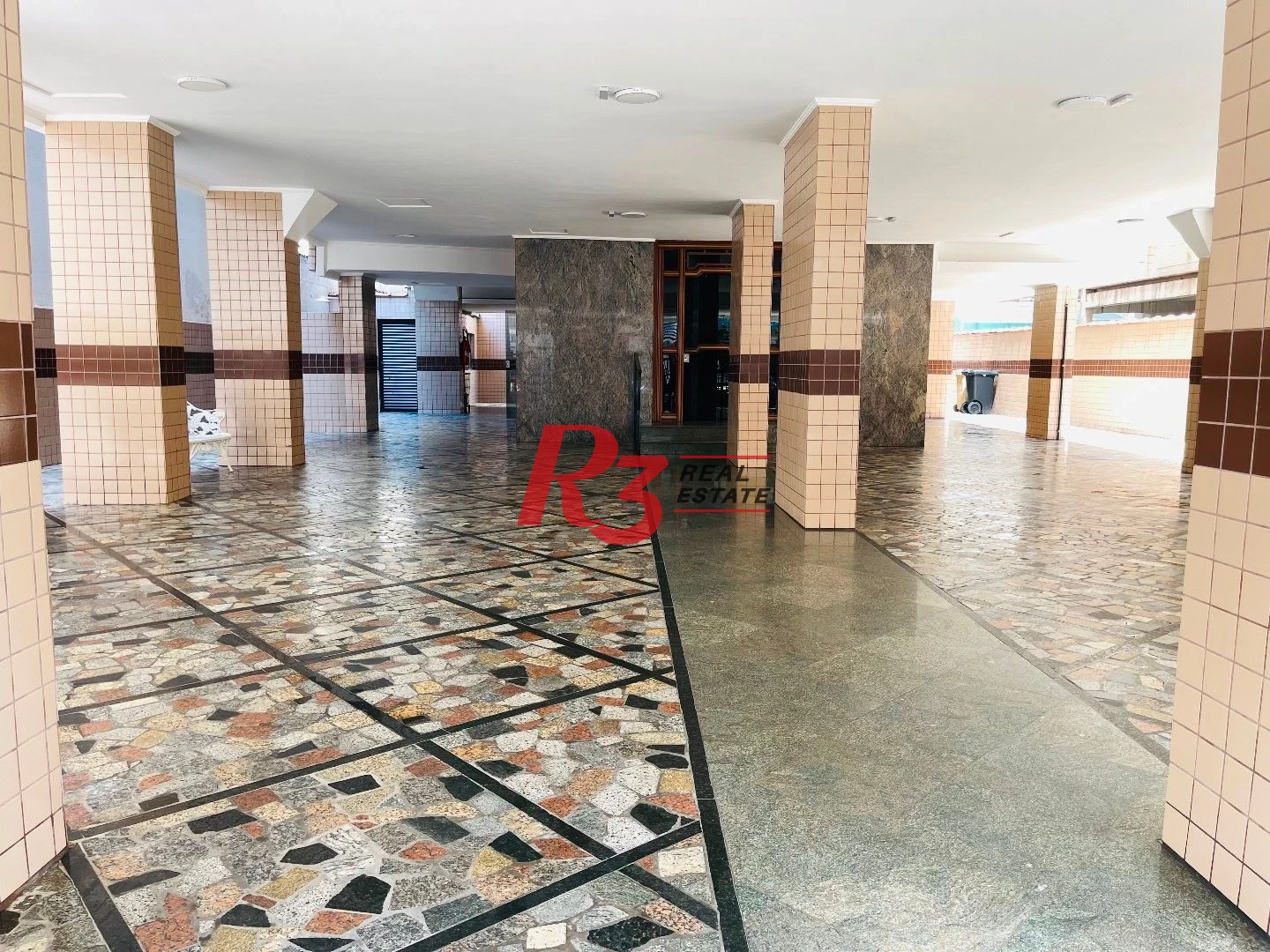 Apartamento com 2 dormitórios à venda, 65 m² por R$ 580.000,00 - Gonzaga - Santos/SP