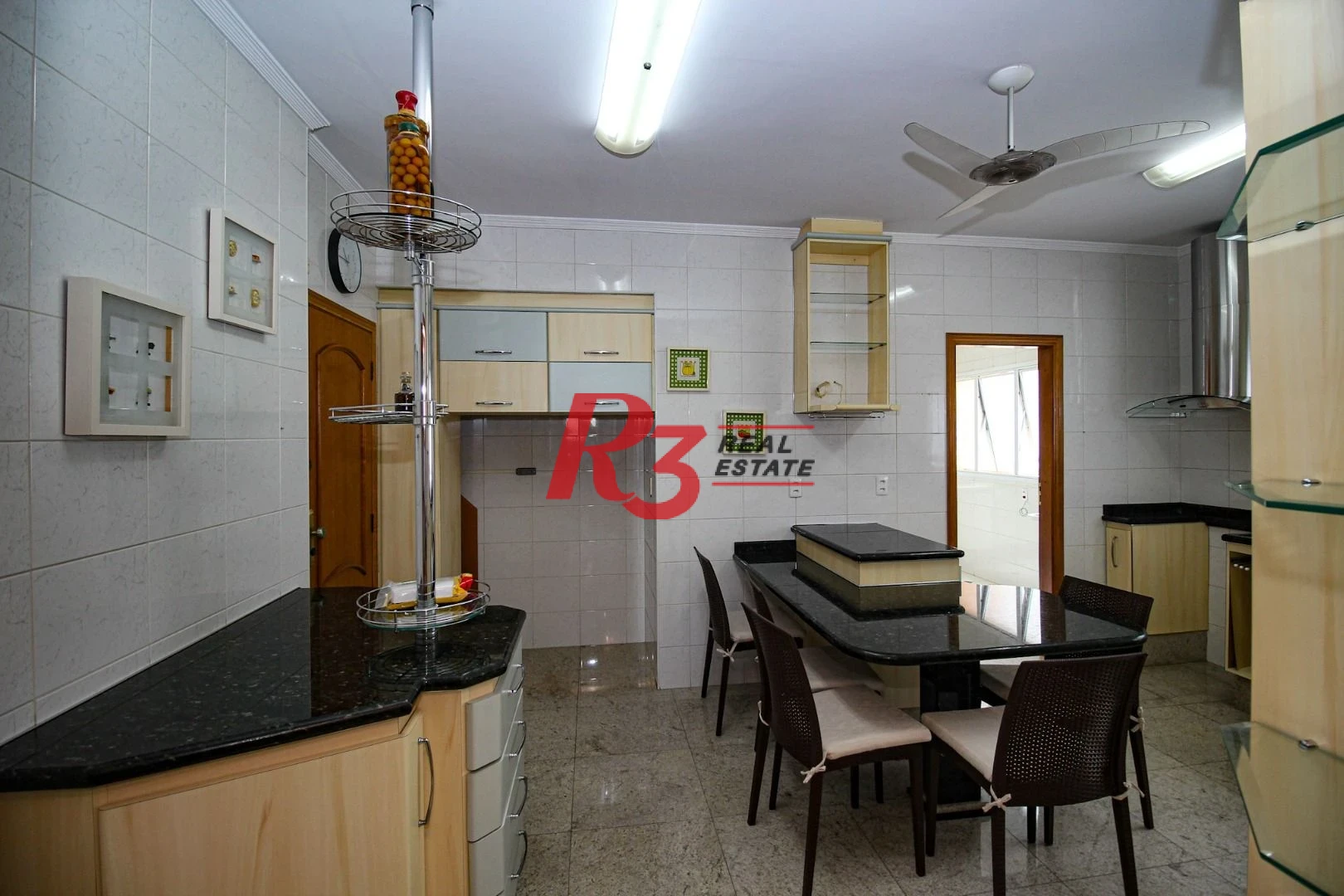 Apartamento para alugar, 136 m² por R$ 9.334,75/mês - Boqueirão - Santos/SP