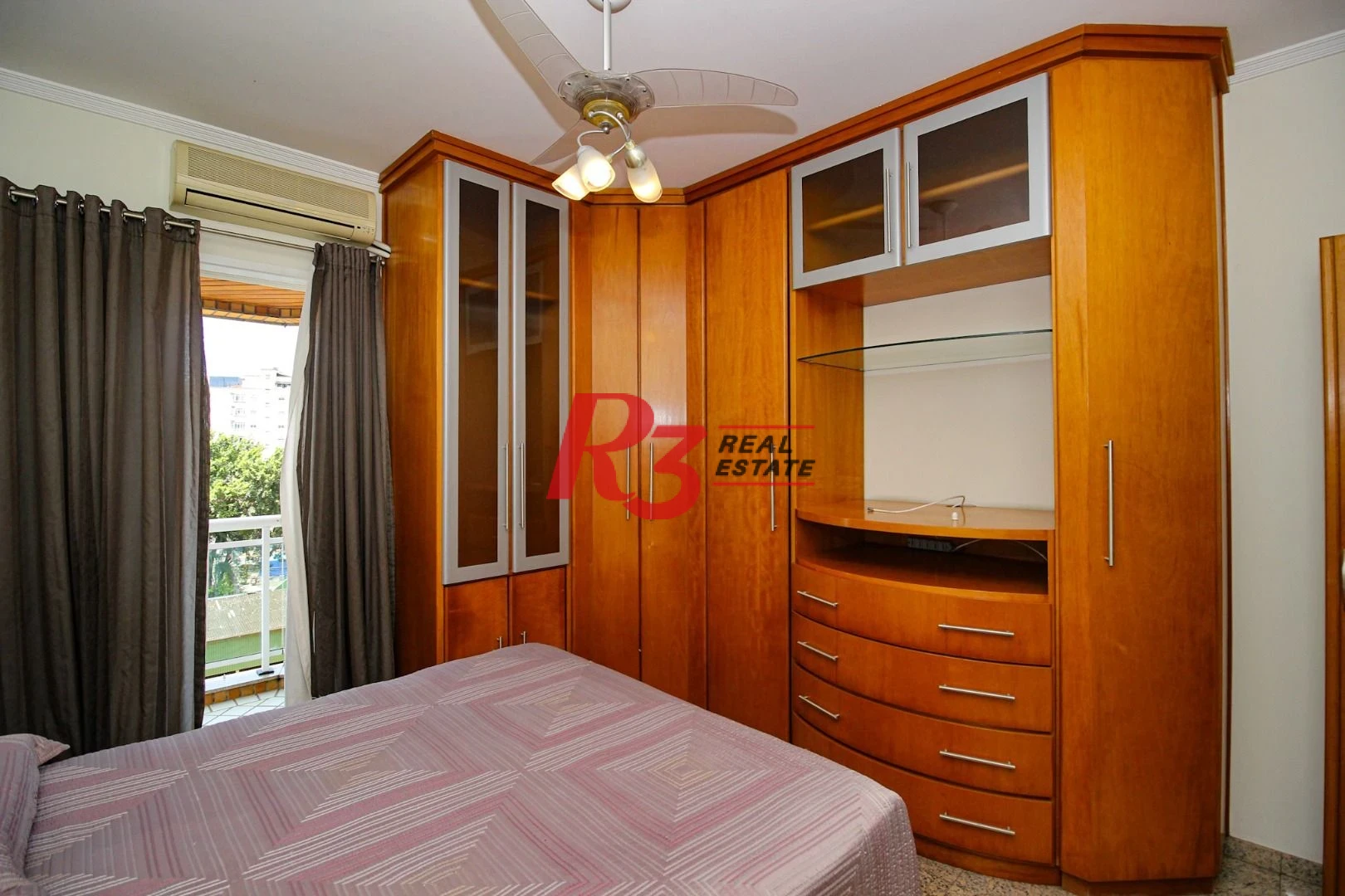 Apartamento para alugar, 136 m² por R$ 9.334,75/mês - Boqueirão - Santos/SP