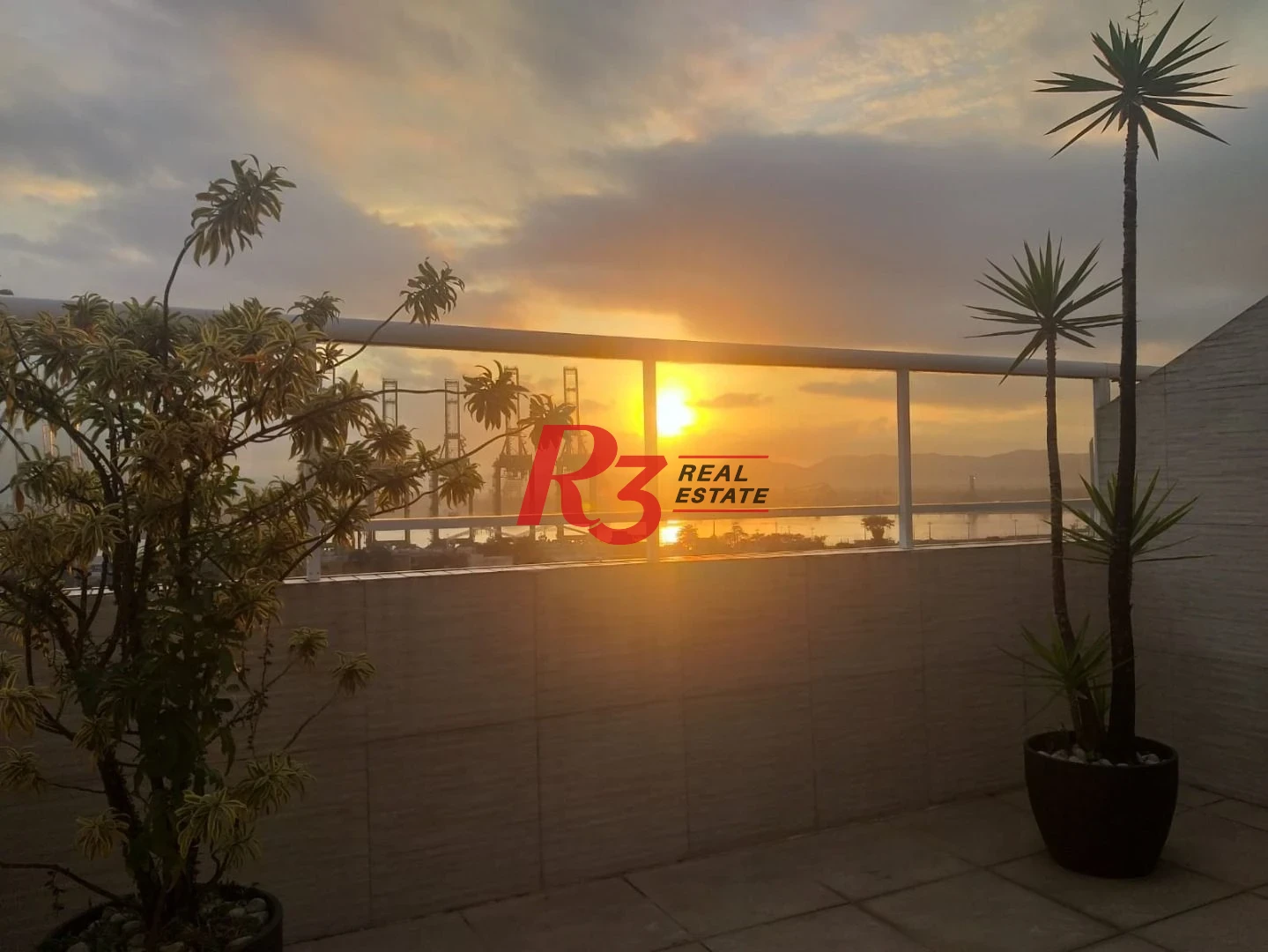Apartamento com 3 dormitórios à venda, 215 m² - Estuário - Santos/SP