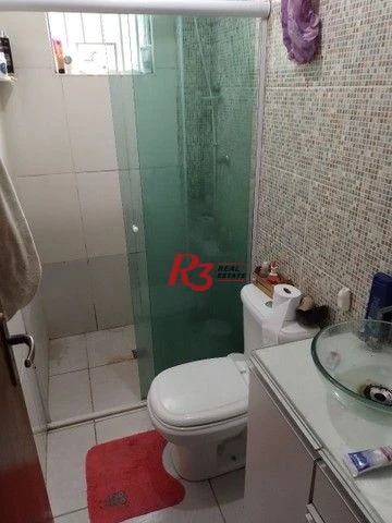 Sobreposta baixa à venda na Vila São Jorge em Santos.