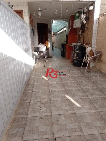 Sobreposta baixa à venda na Vila São Jorge em Santos.