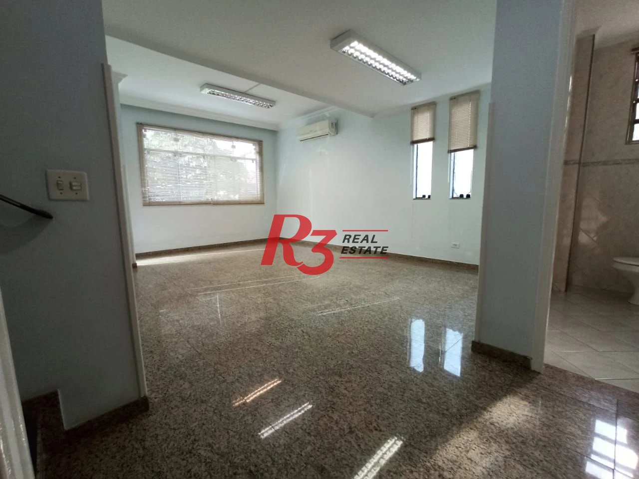 Sobrado com 4 dormitórios para alugar, 220 m² - Embaré - Santos/SP