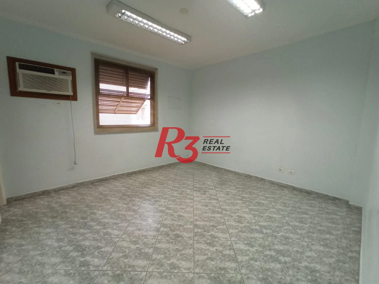 Sobrado com 4 dormitórios para alugar, 220 m² - Embaré - Santos/SP