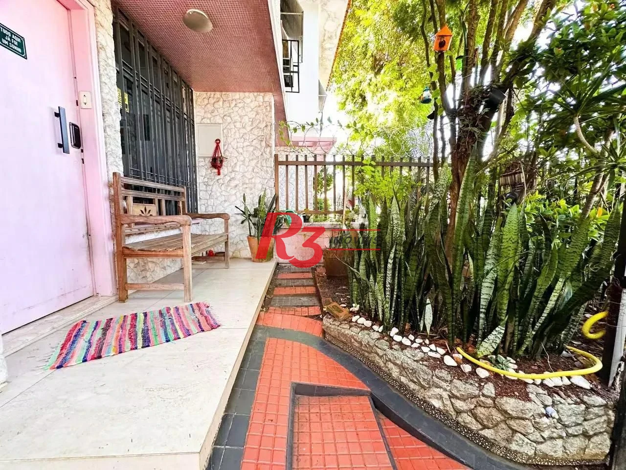 Sobrado com 3 dormitórios à venda, 140 m² por R$ 750.000,00 - Vila Matias - Santos/SP