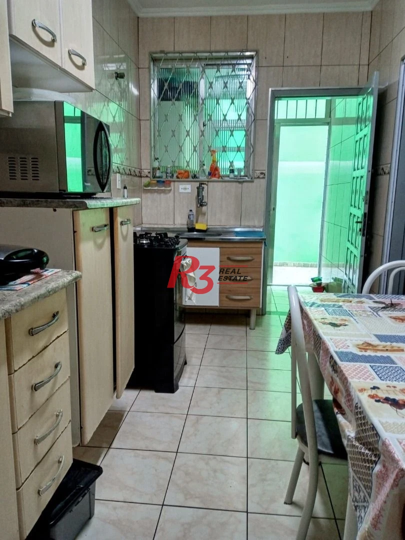 Apartamento com 2 dormitórios à venda, 75 m² por R$ 300.000,00 - Vila Matias - Santos/SP