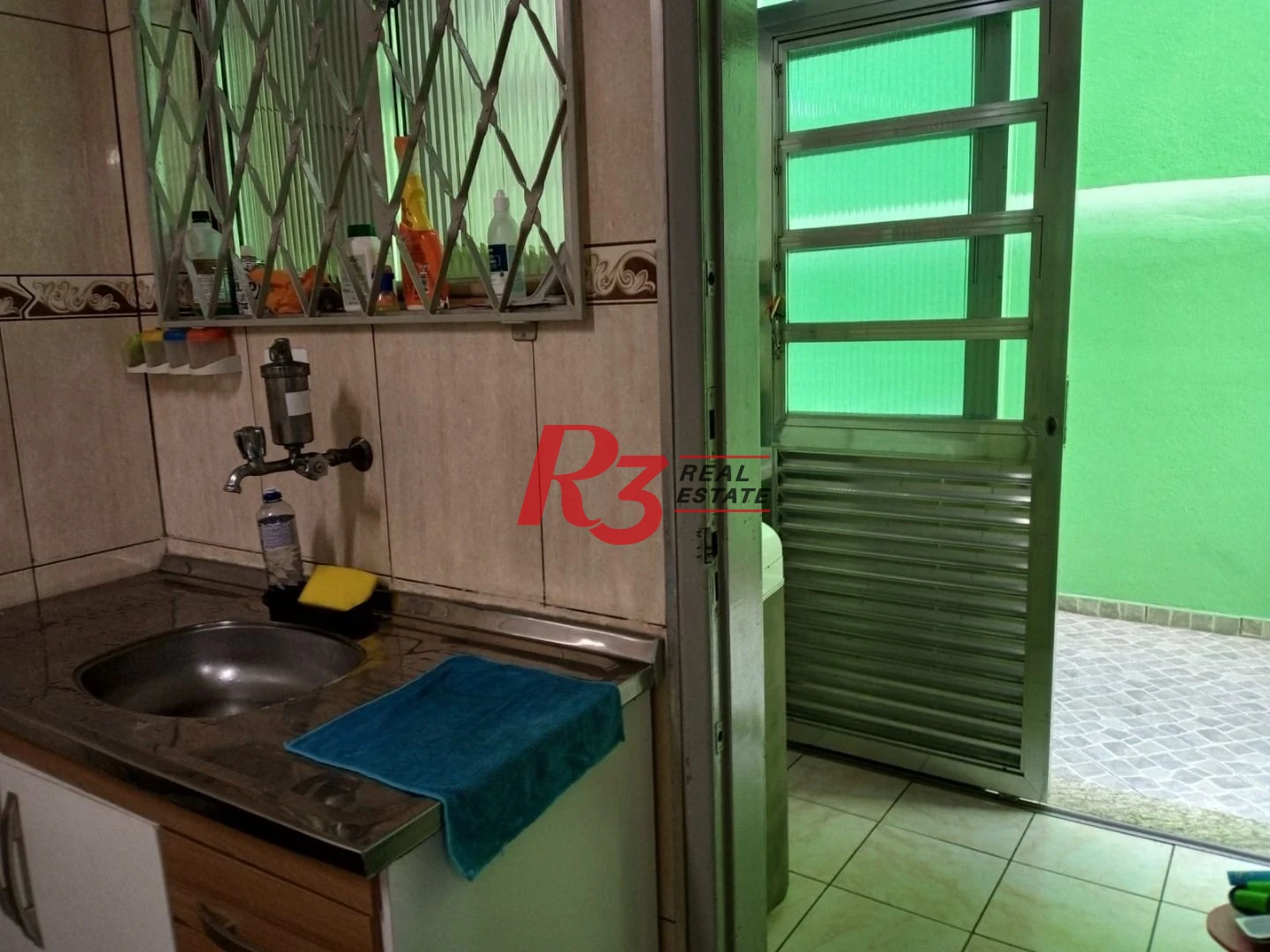 Apartamento com 2 dormitórios à venda, 75 m² por R$ 300.000,00 - Vila Matias - Santos/SP