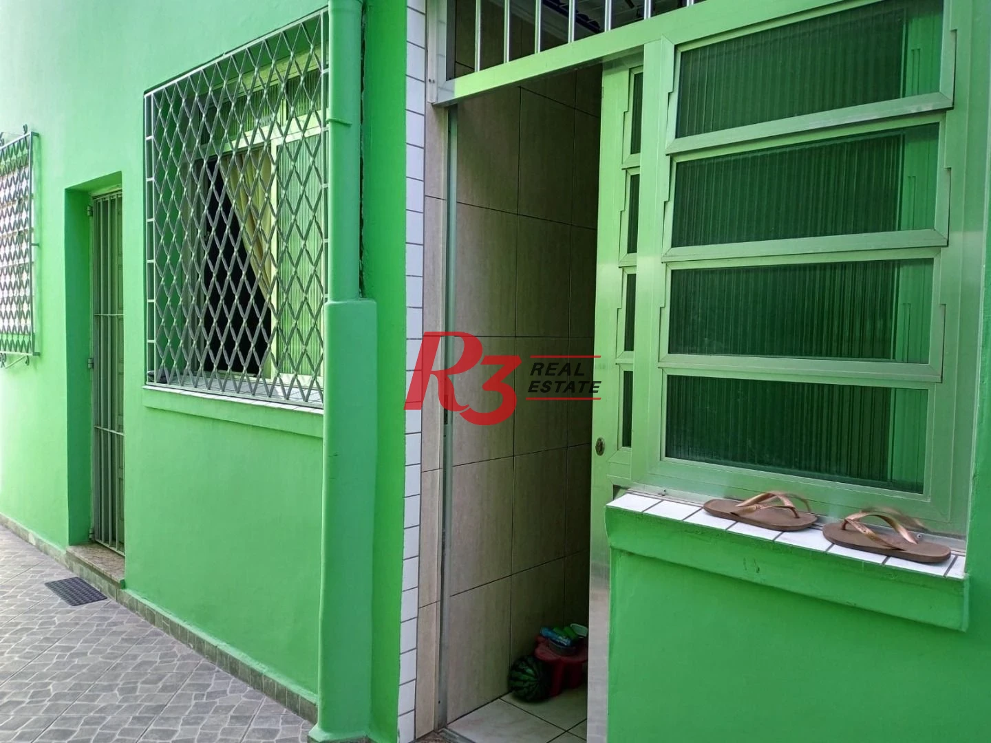 Apartamento com 2 dormitórios à venda, 75 m² por R$ 300.000,00 - Vila Matias - Santos/SP