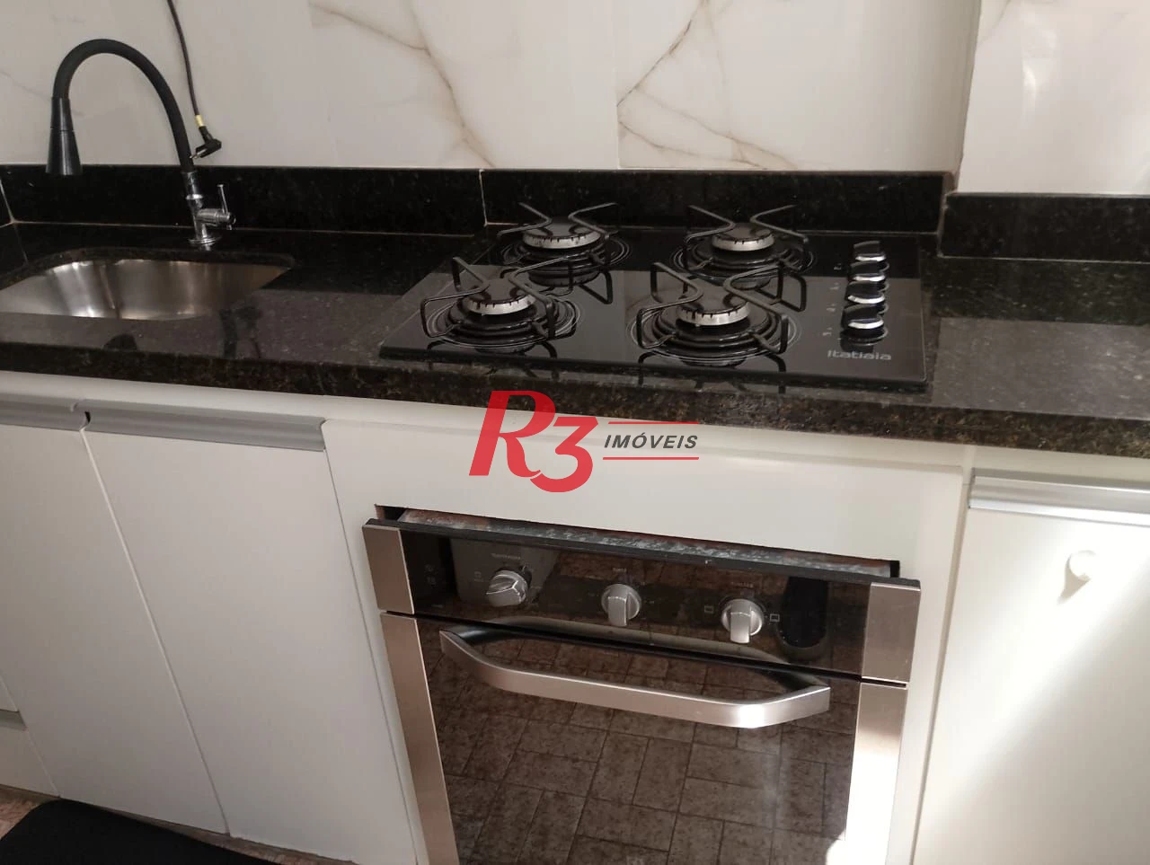 Kitnet com 1 dormitório à venda, 40 m² por R$ 375.000,00 - Gonzaga - Santos/SP