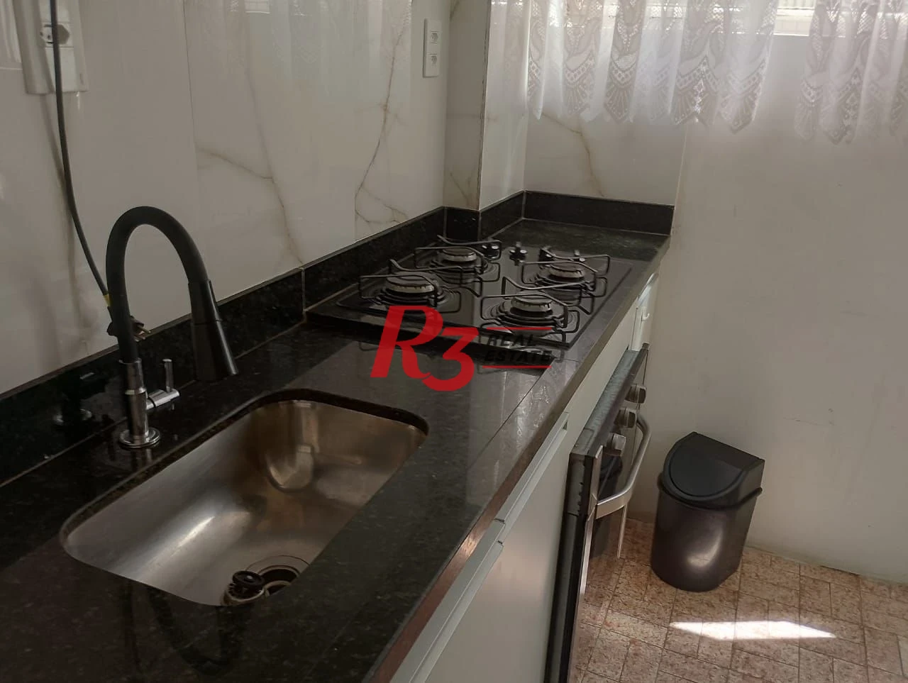 Kitnet com 1 dormitório à venda, 45 m² por R$ 375.000,00 - Gonzaga - Santos/SP