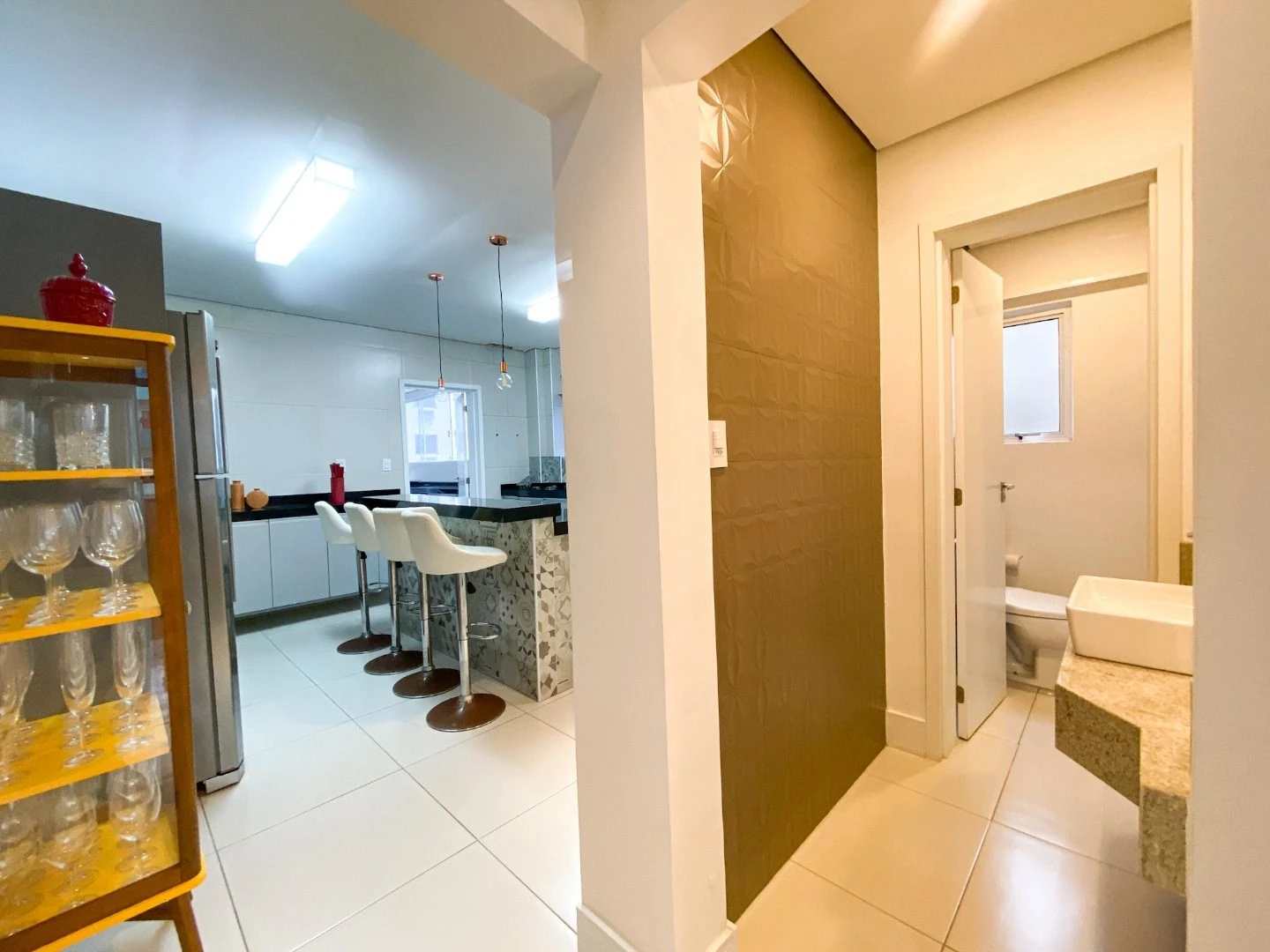 Apartamento com 4 dormitórios à venda, 233 m² por R$ 1.900.000,00 - Embaré - Santos/SP