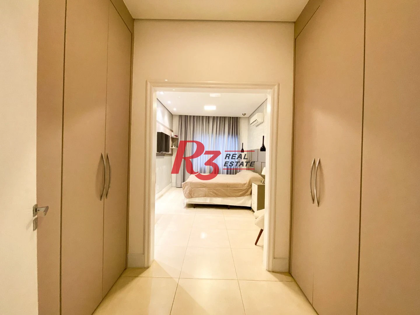 Apartamento com 4 dormitórios à venda, 233 m² por R$ 1.900.000,00 - Embaré - Santos/SP