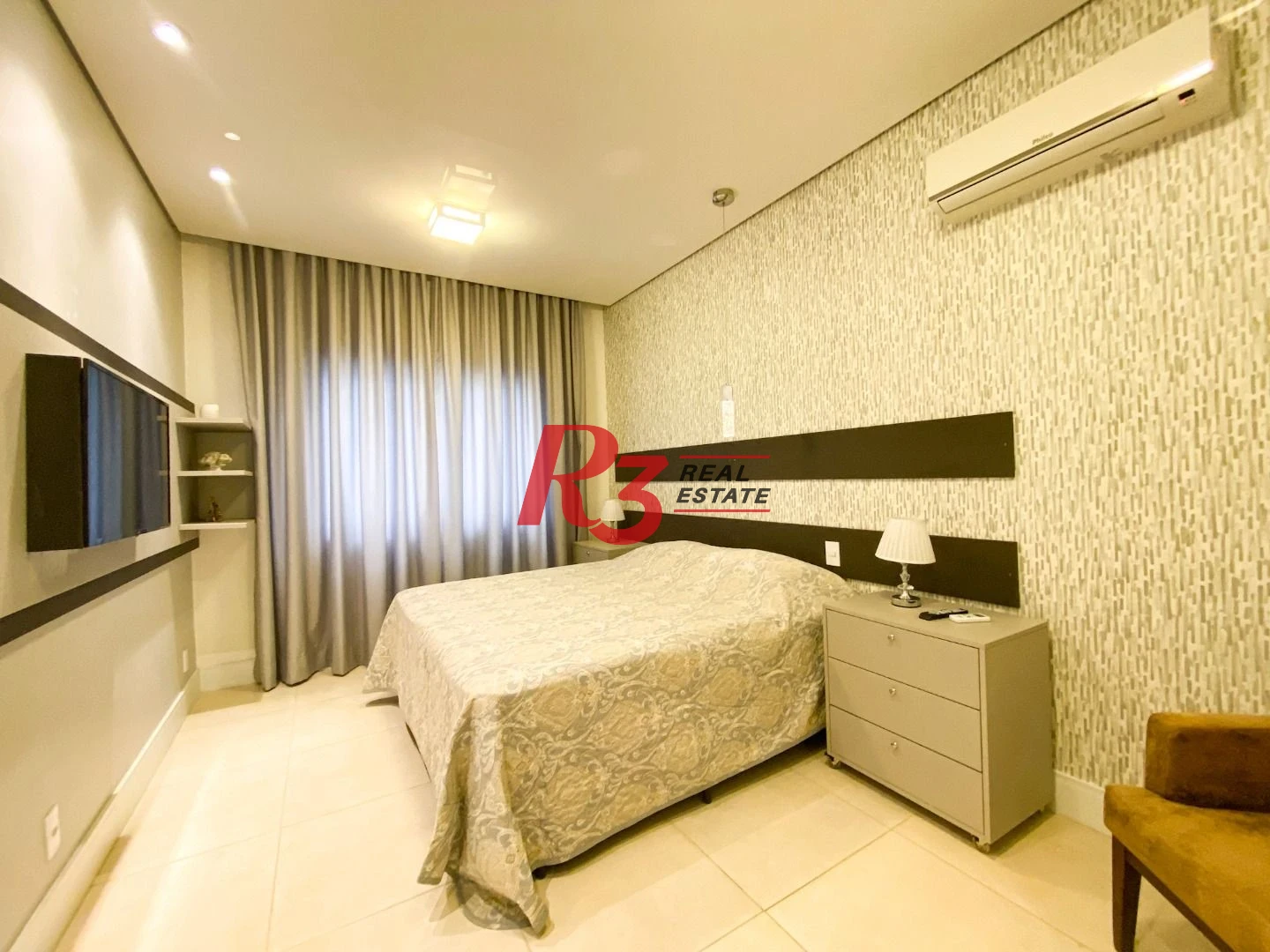 Apartamento com 4 dormitórios à venda, 233 m² por R$ 1.900.000,00 - Embaré - Santos/SP