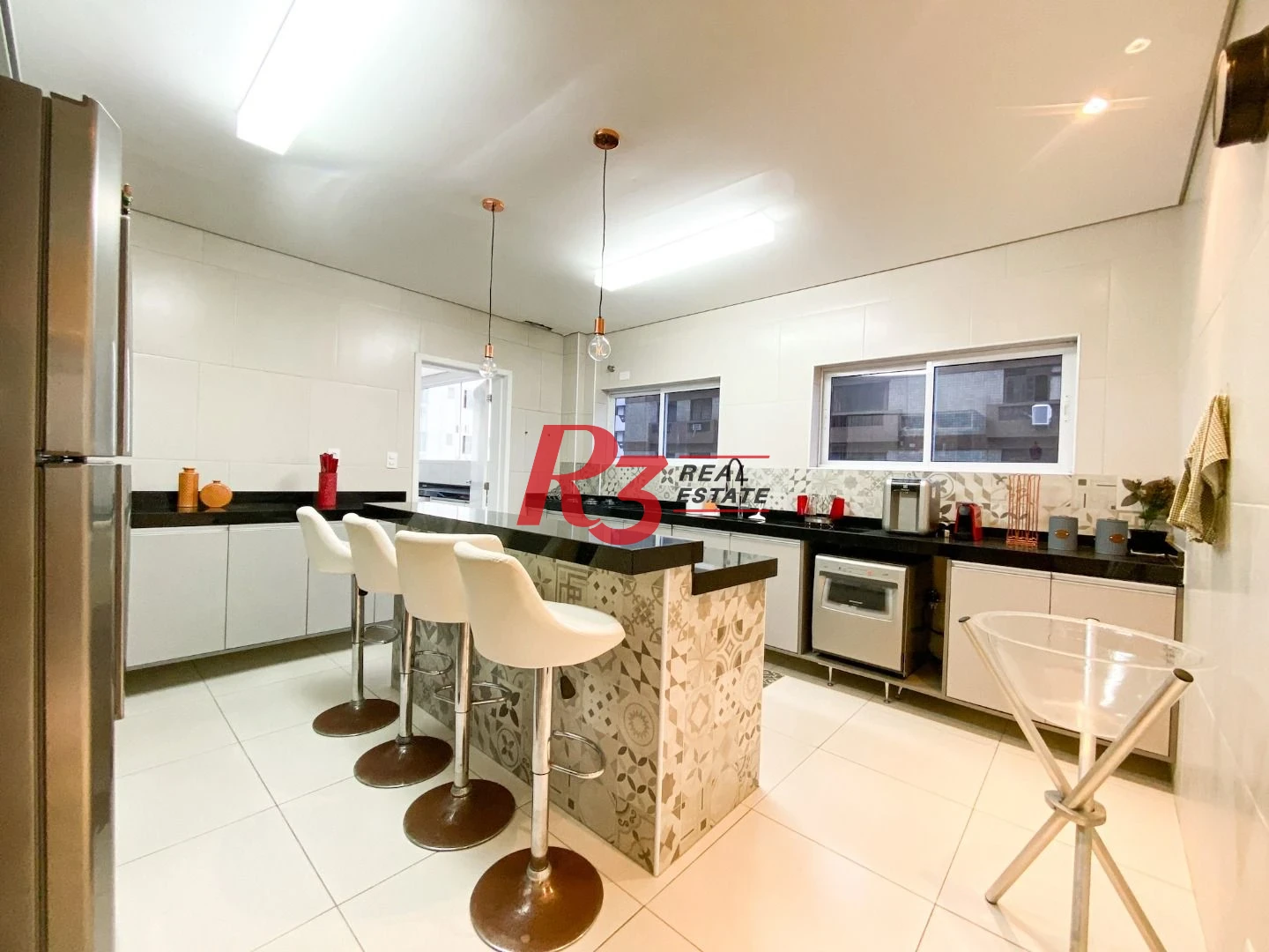 Apartamento com 4 dormitórios à venda, 233 m² por R$ 1.900.000,00 - Embaré - Santos/SP