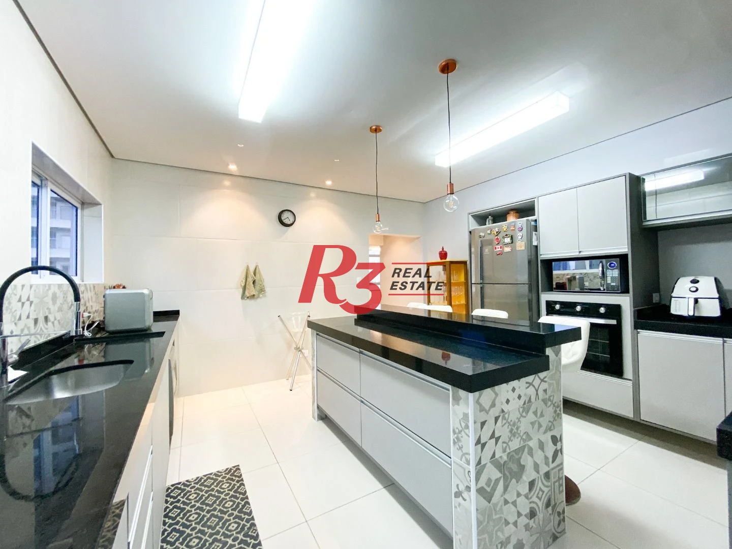 Apartamento com 4 dormitórios à venda, 233 m² por R$ 1.900.000,00 - Embaré - Santos/SP