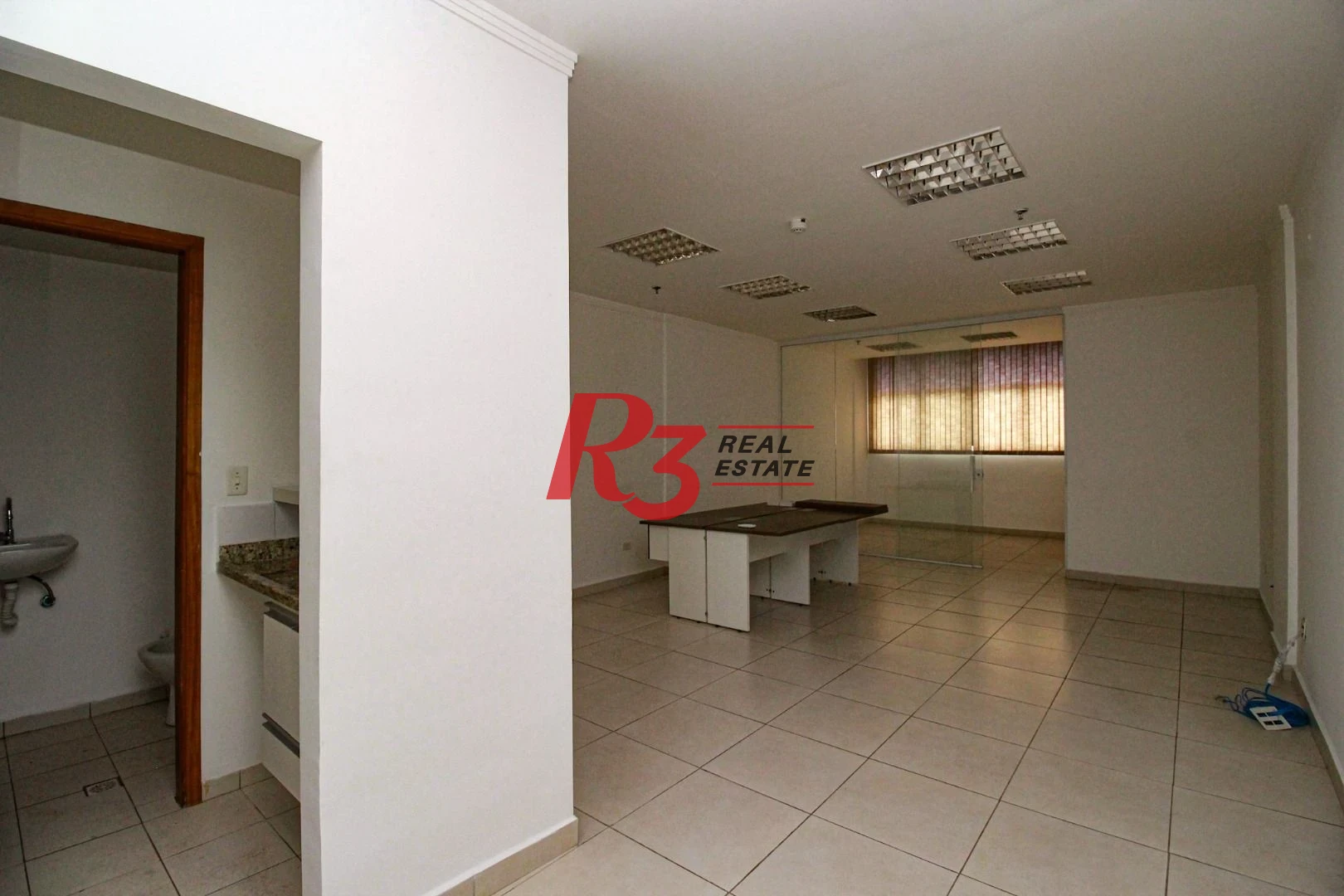 Sala para alugar, 55 m² por R$ 3.000,00/mês - Centro - Santos/SP
