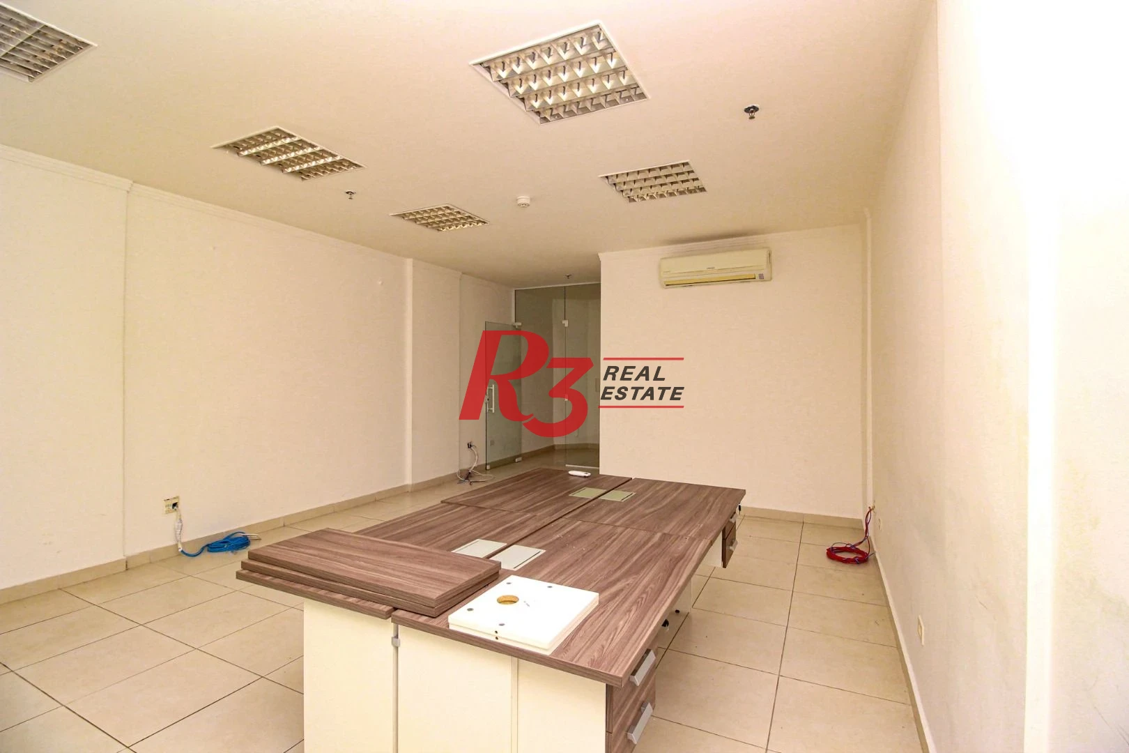 Sala para alugar, 55 m² por R$ 3.000,00/mês - Centro - Santos/SP