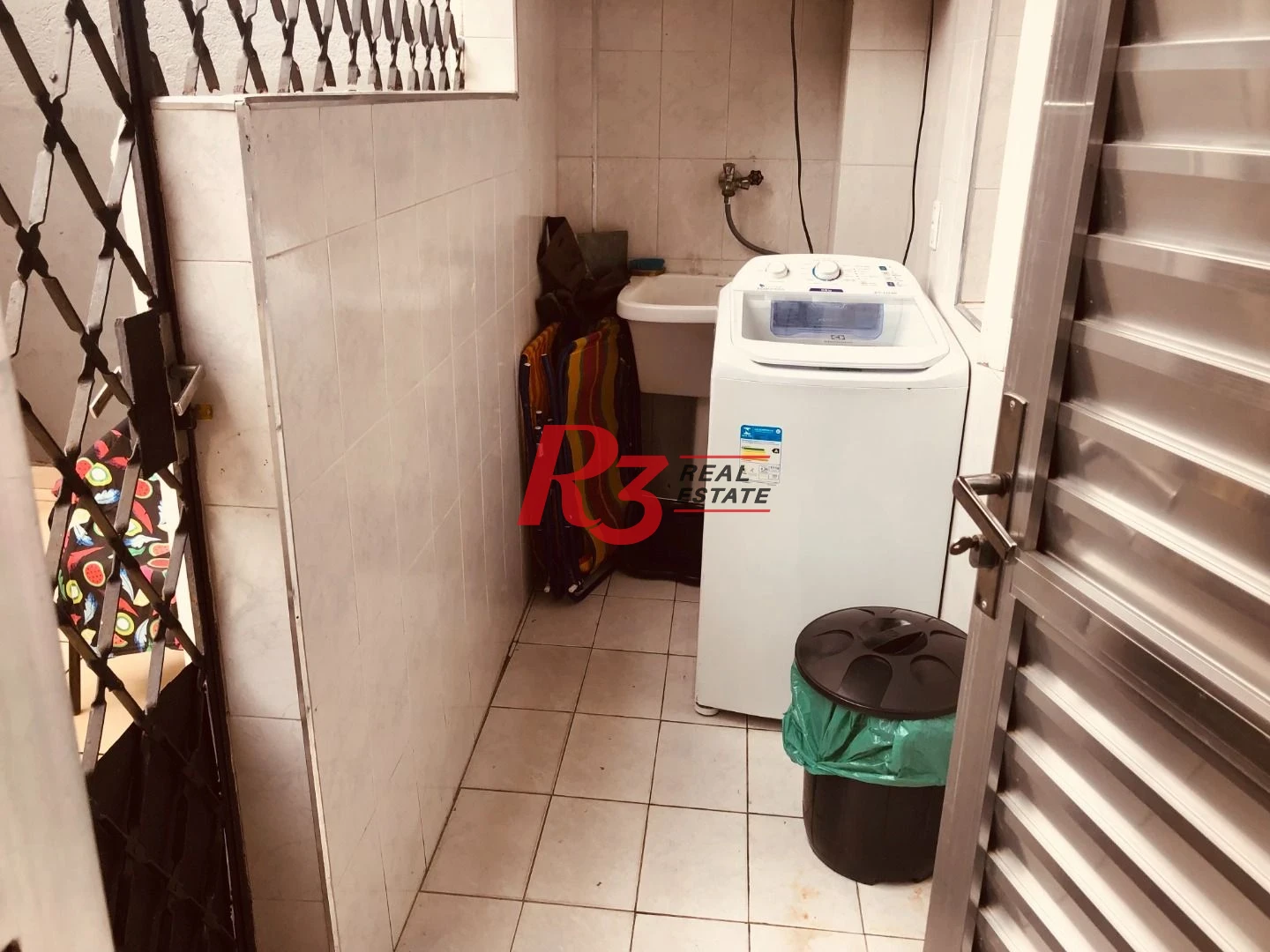 Apartamento térreo com 2 dormitórios à venda, 76 m² - Vila Matias - Santos/SP