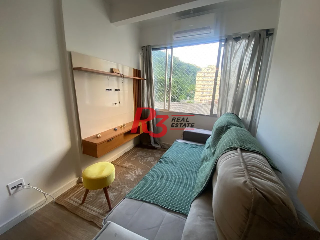 Apartamento com Vista Mar por R$ 244.000 - Itararé - São Vicente/SP