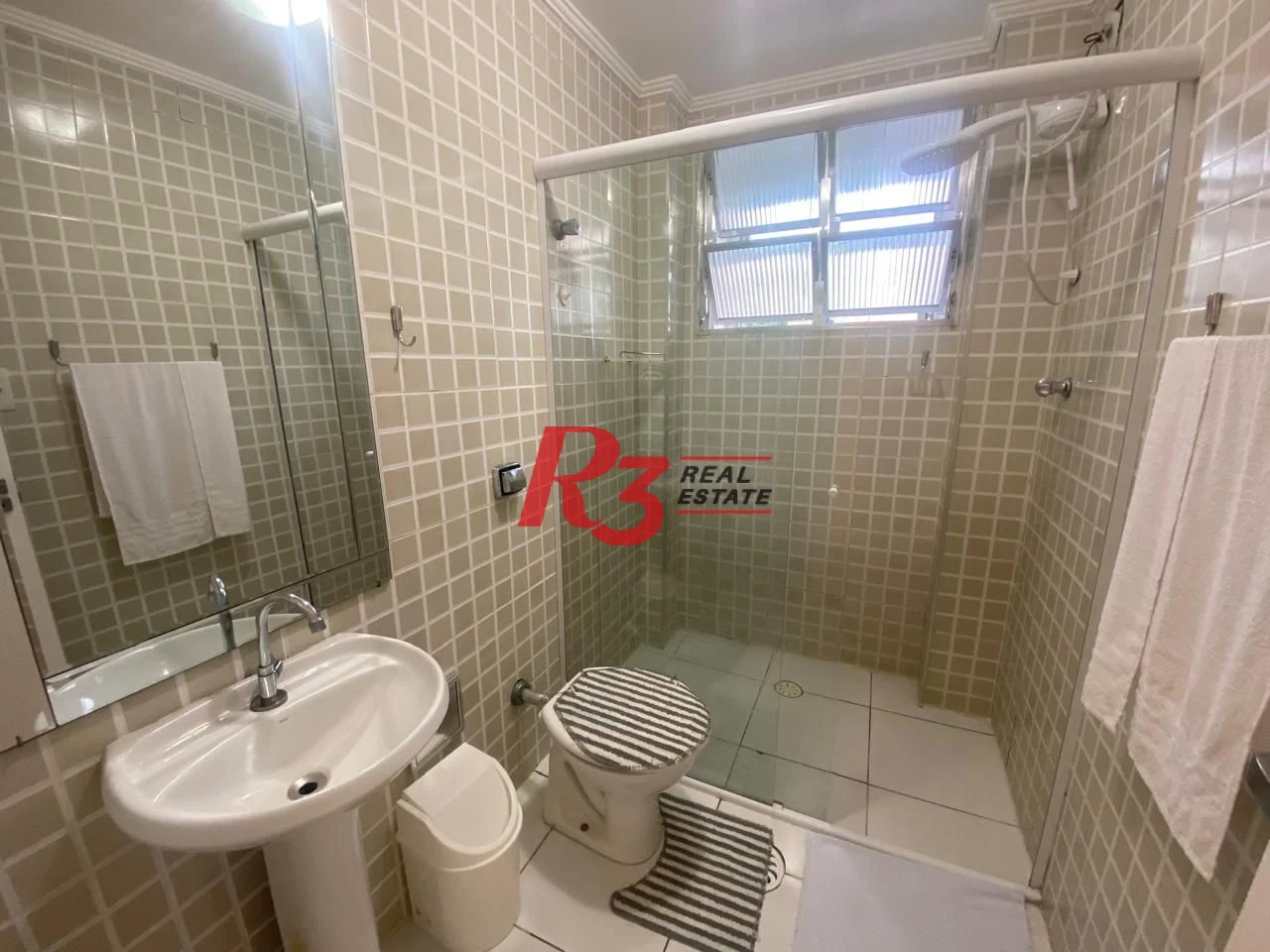 Apartamento com Vista Mar por R$ 244.000 - Itararé - São Vicente/SP