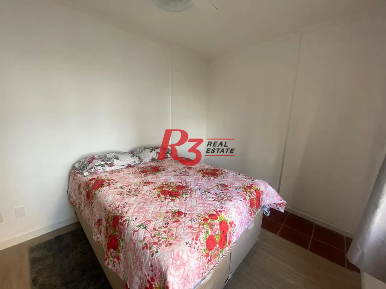 Apartamento com Vista Mar por R$ 244.000 - Itararé - São Vicente/SP
