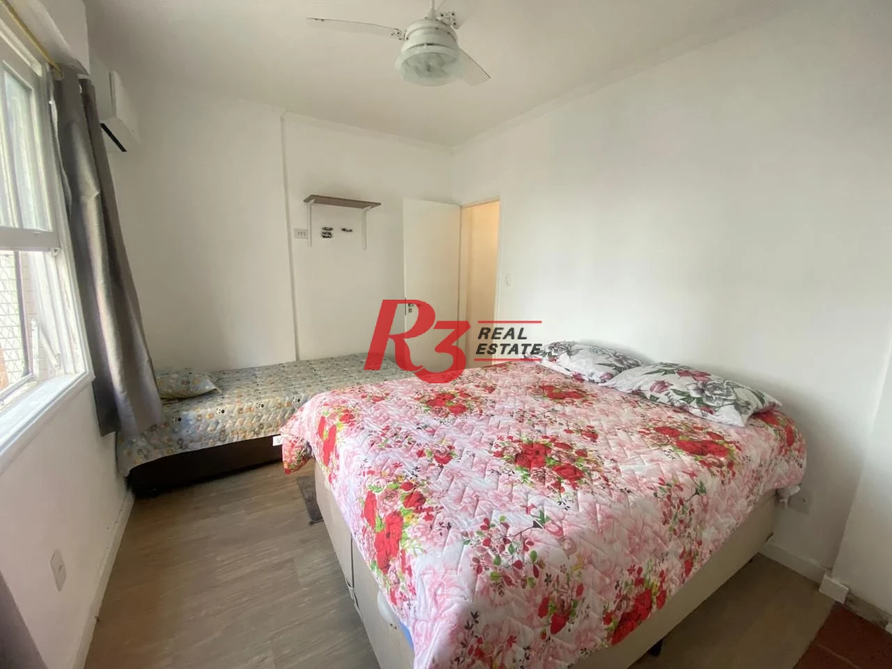 Apartamento com Vista Mar por R$ 244.000 - Itararé - São Vicente/SP