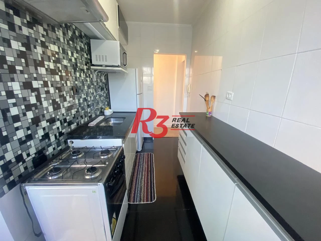 Apartamento com Vista Mar por R$ 244.000 - Itararé - São Vicente/SP
