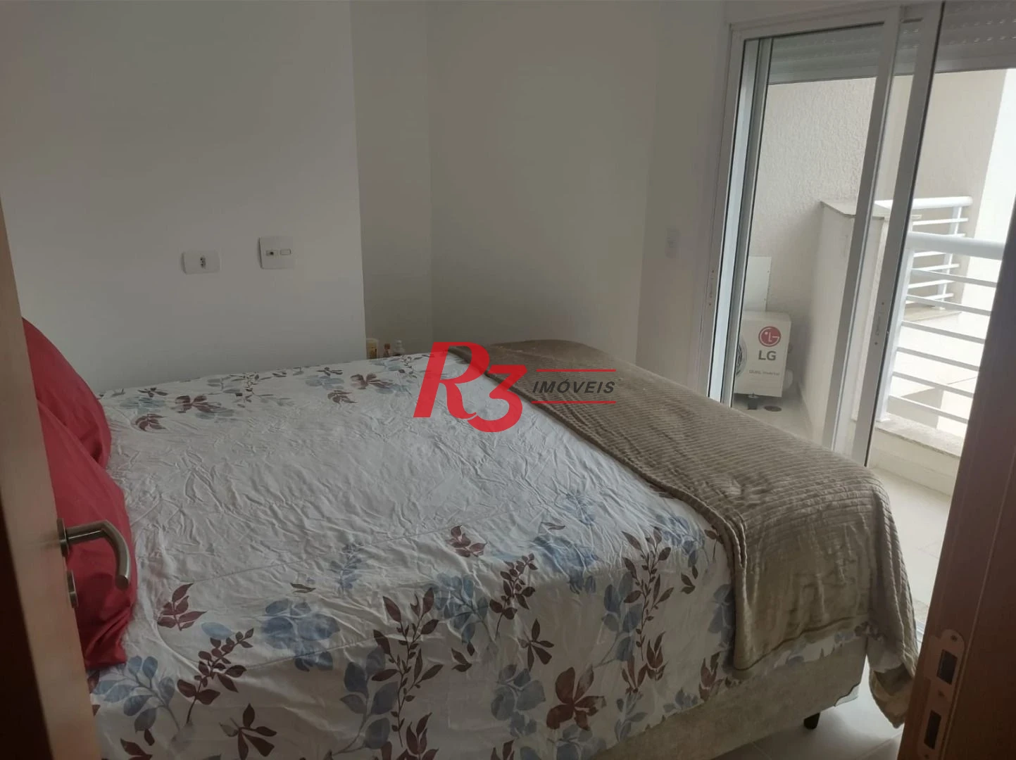 Apartamento à venda, 69 m² por R$ 750.000,00 - Praia da Enseada - Guarujá/SP