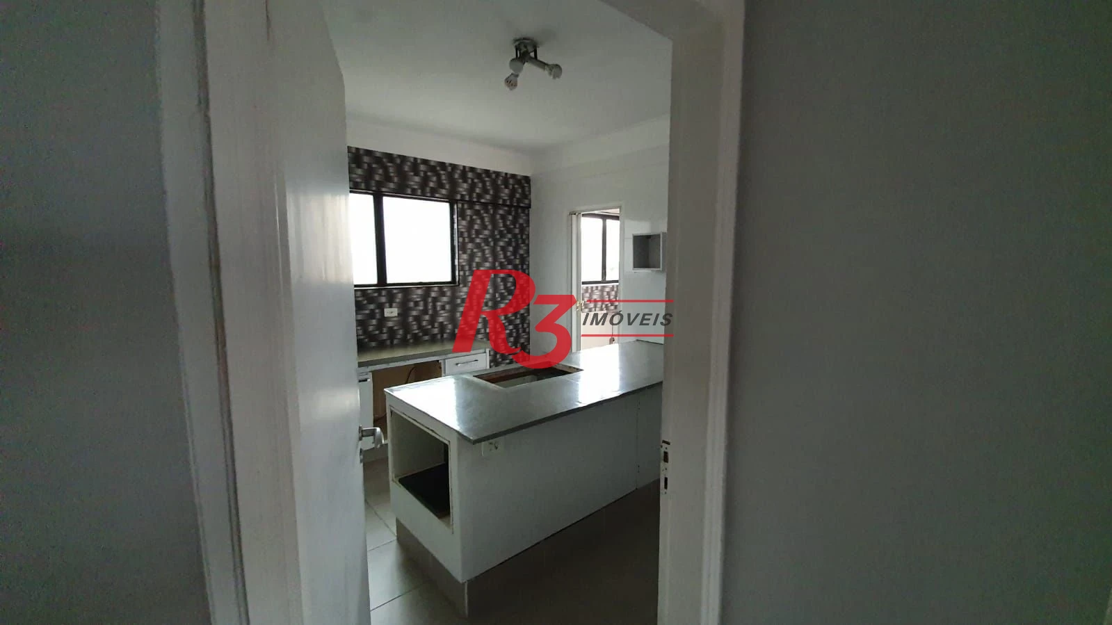 Apartamento com 2 dormitórios para alugar, 112 m² por R$ 3.600,02/mês - Embaré - Santos/SP