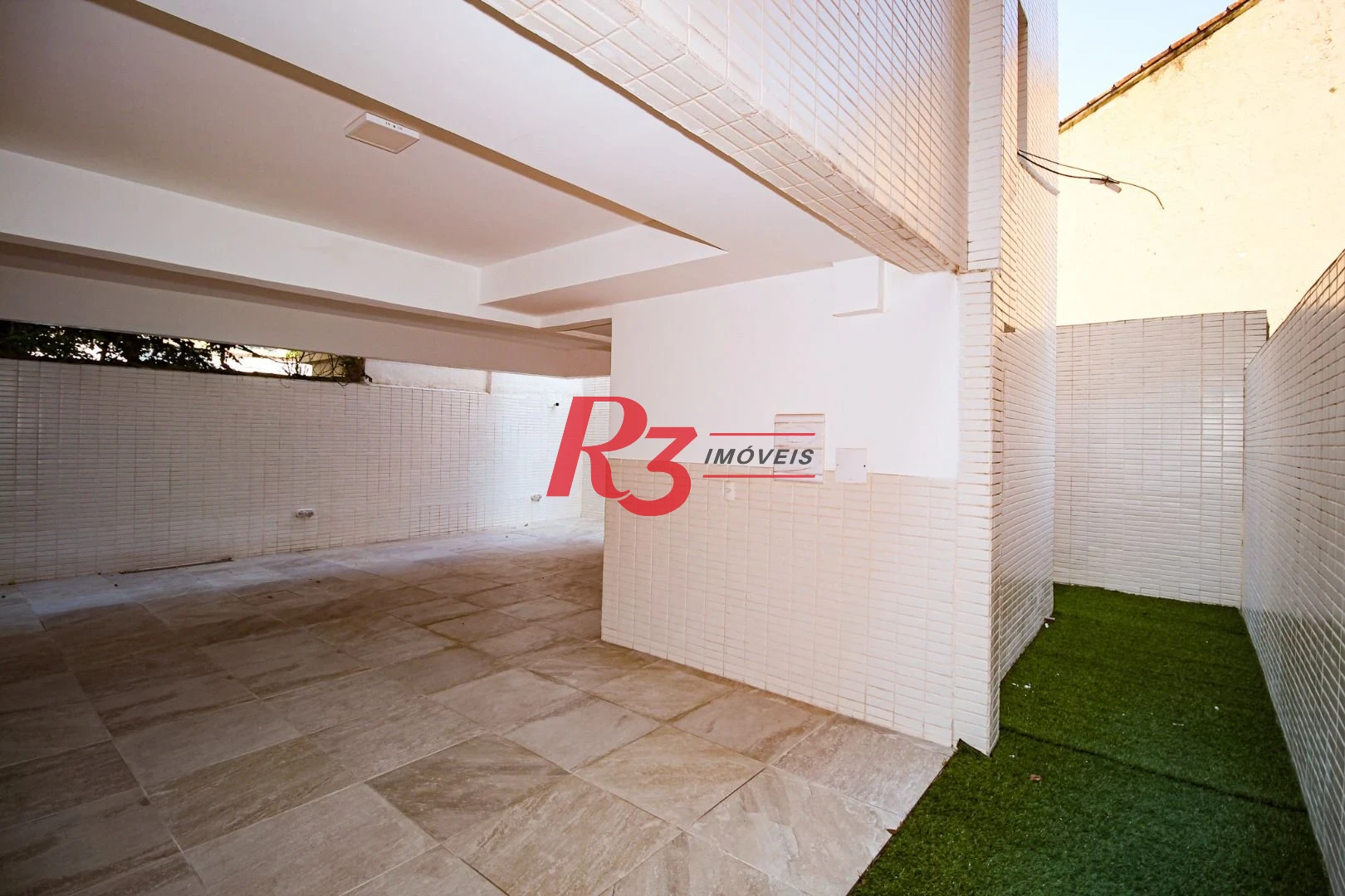 Village com 3 dormitórios à venda, 200 m² por R$ 1.200.000,00 - Gonzaga - Santos/SP