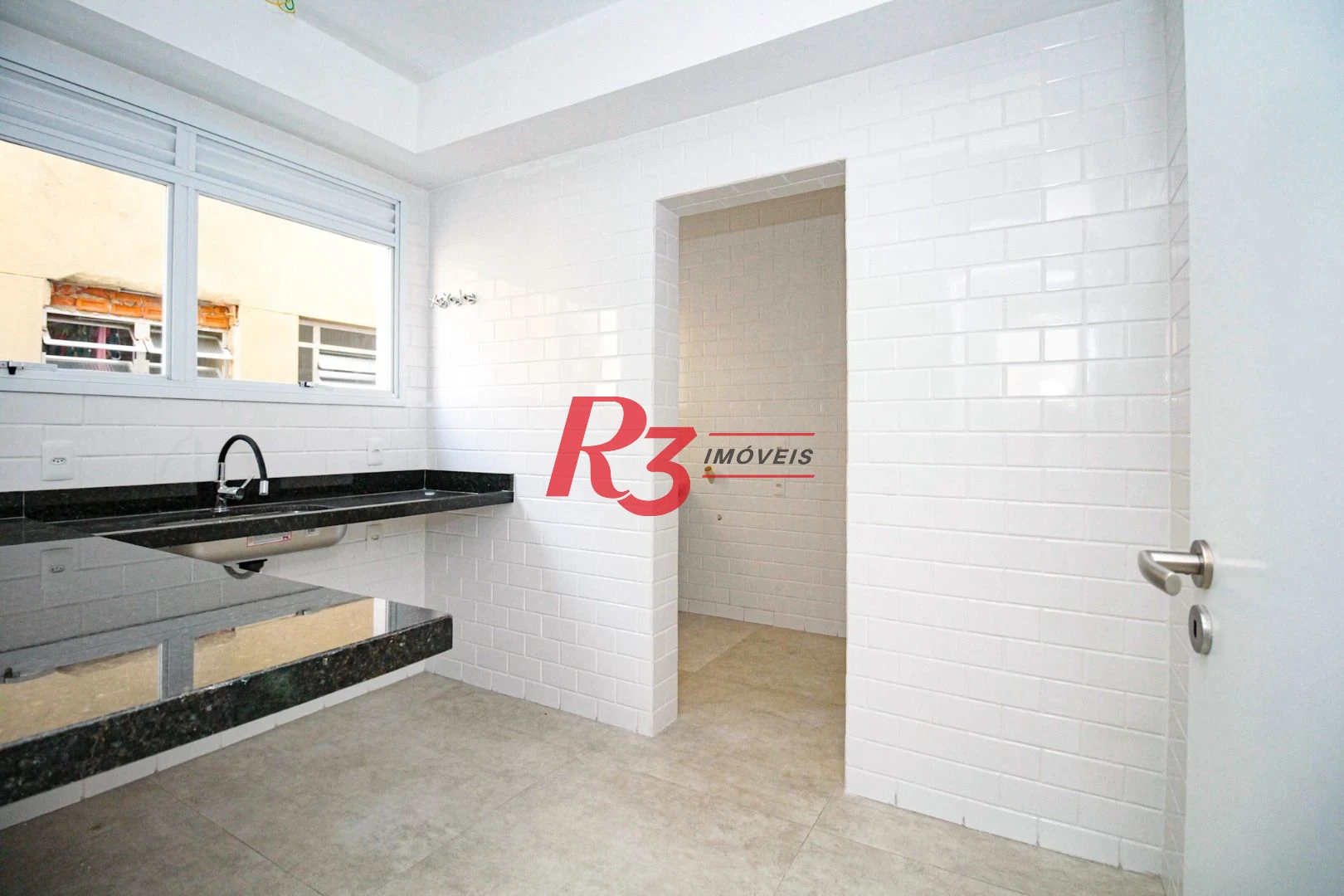 Village com 3 dormitórios à venda, 200 m² por R$ 1.200.000,00 - Gonzaga - Santos/SP