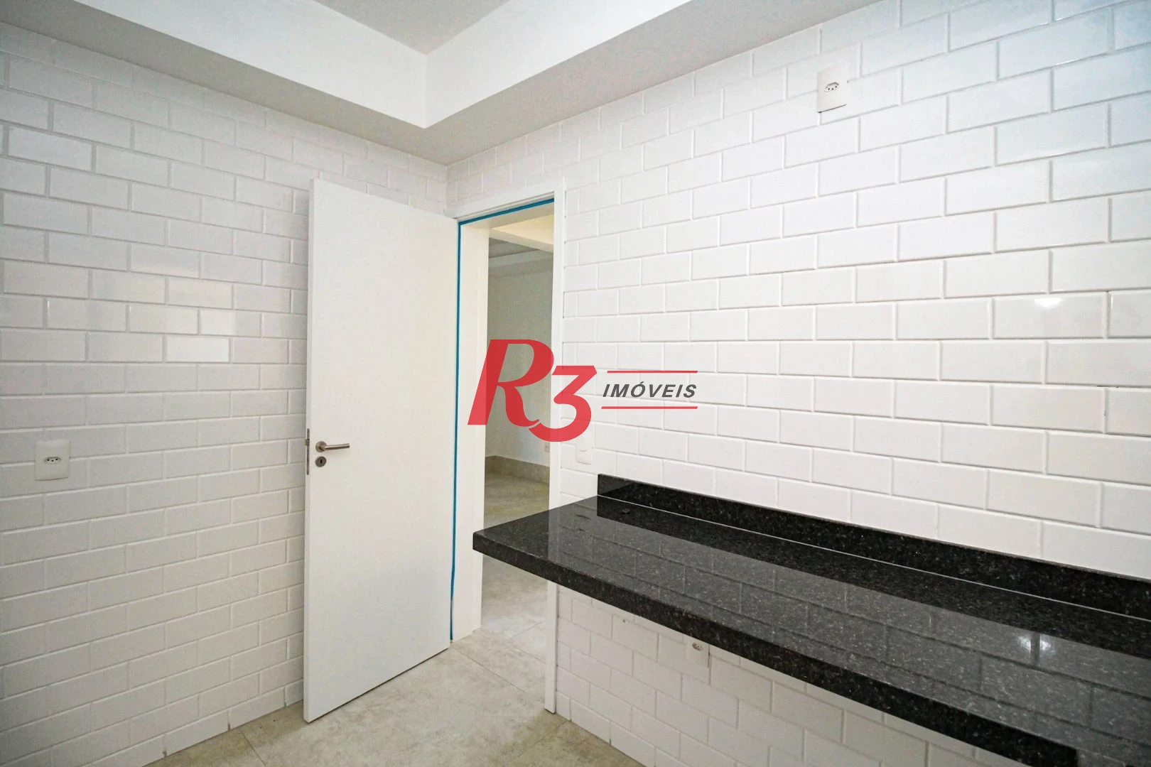 Village com 3 dormitórios à venda, 200 m² por R$ 1.200.000,00 - Gonzaga - Santos/SP