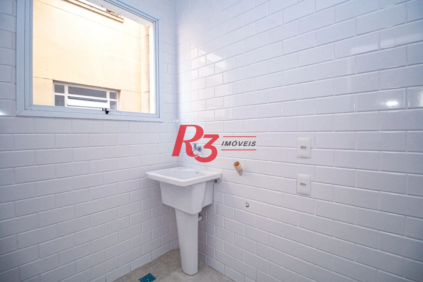 Village com 3 dormitórios à venda, 200 m² por R$ 1.200.000,00 - Gonzaga - Santos/SP