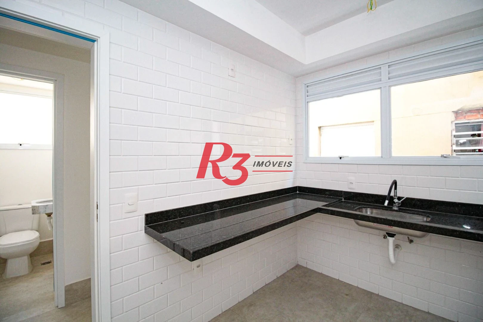 Village com 3 dormitórios à venda, 200 m² por R$ 1.200.000,00 - Gonzaga - Santos/SP