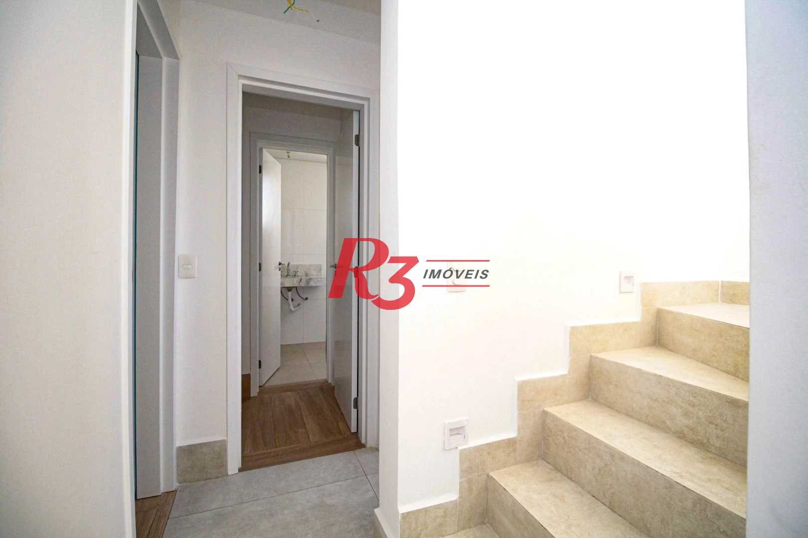 Village com 3 dormitórios à venda, 200 m² por R$ 1.200.000,00 - Gonzaga - Santos/SP