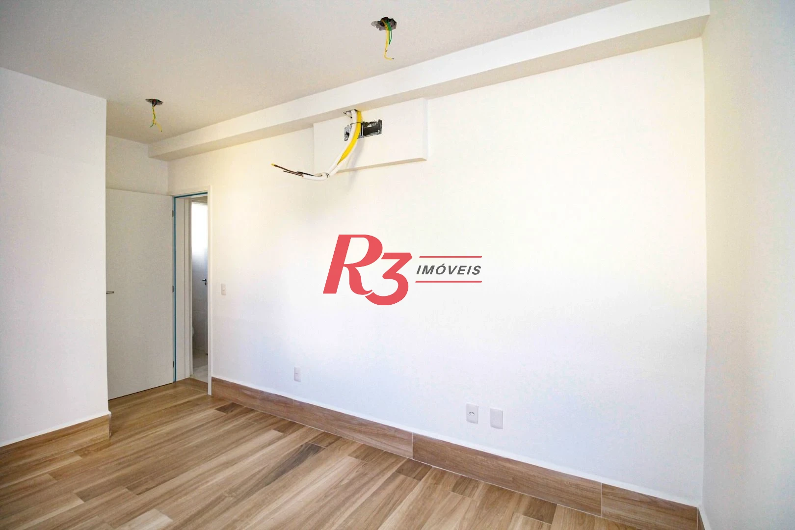 Village com 3 dormitórios à venda, 200 m² por R$ 1.200.000,00 - Gonzaga - Santos/SP