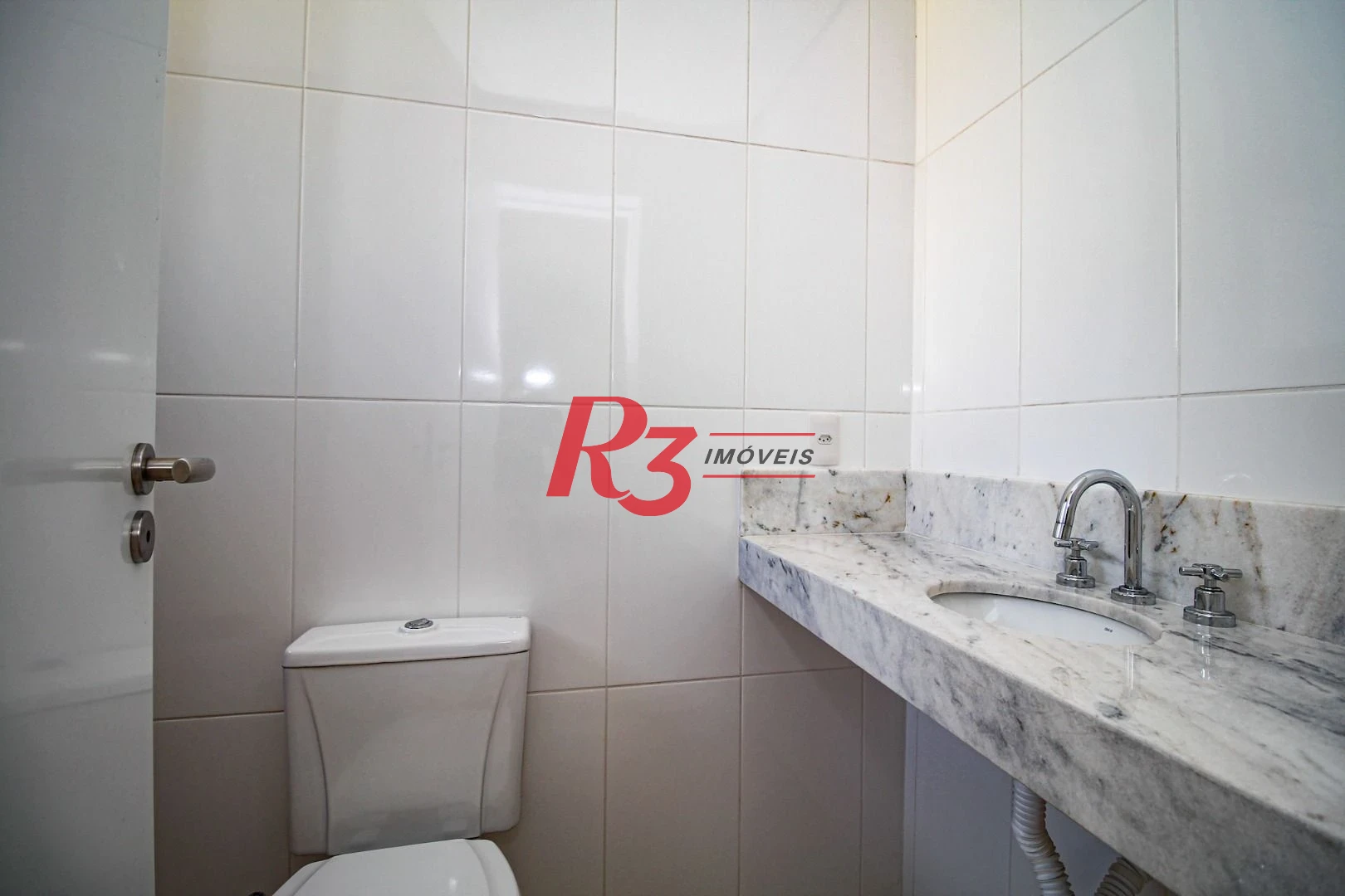 Village com 3 dormitórios à venda, 200 m² por R$ 1.200.000,00 - Gonzaga - Santos/SP