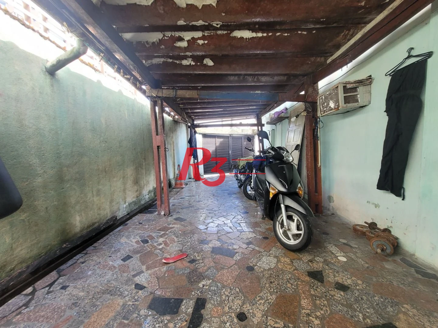 Casa com 3 dormitórios à venda, 223 m² - Encruzilhada - Santos/SP