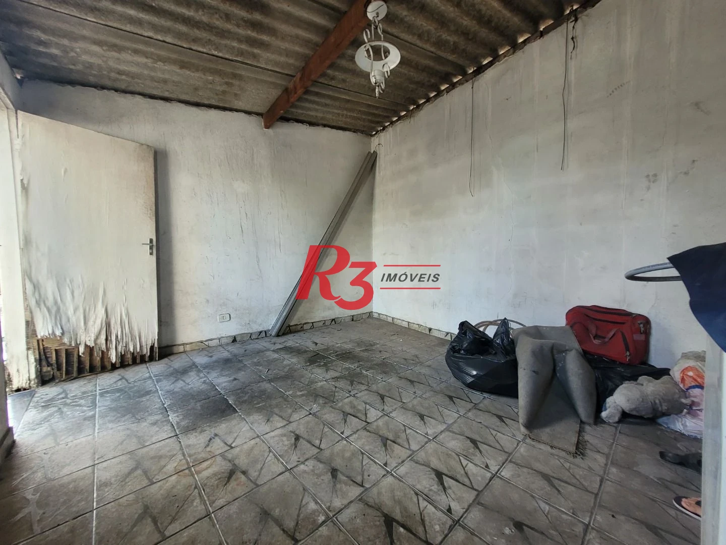 Casa com 3 dormitórios à venda, 223 m² - Encruzilhada - Santos/SP