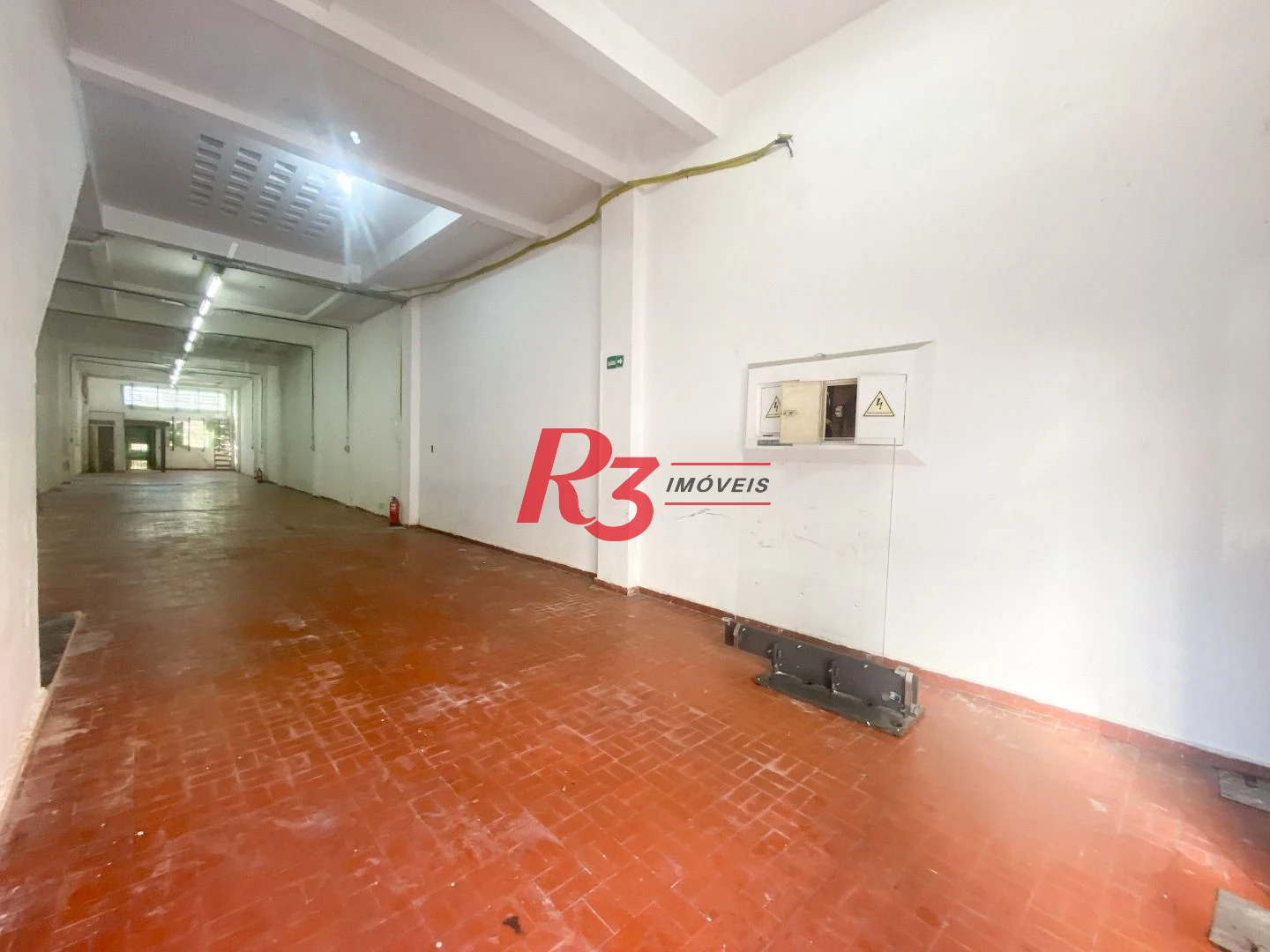 Galpão para alugar, 200 m² - Centro - Santos/SP