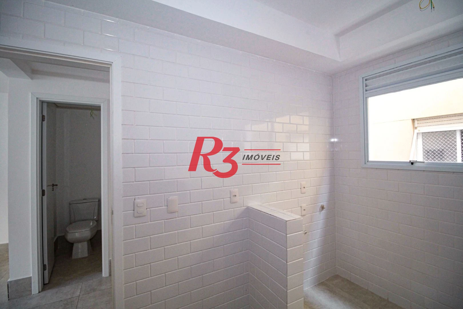 Sobrado com 3 dormitórios à venda, 190 m² por R$ 800.000,00 - Gonzaga - Santos/SP