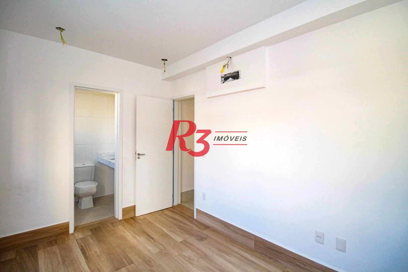 Sobrado com 3 dormitórios à venda, 190 m² por R$ 800.000,00 - Gonzaga - Santos/SP