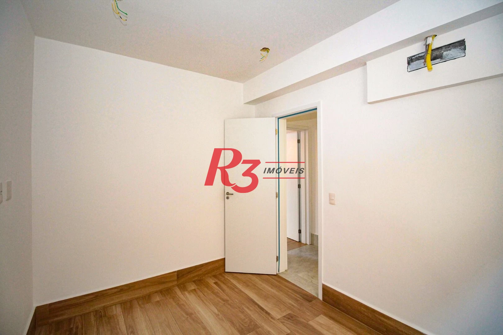 Sobrado com 3 dormitórios à venda, 190 m² por R$ 800.000,00 - Gonzaga - Santos/SP