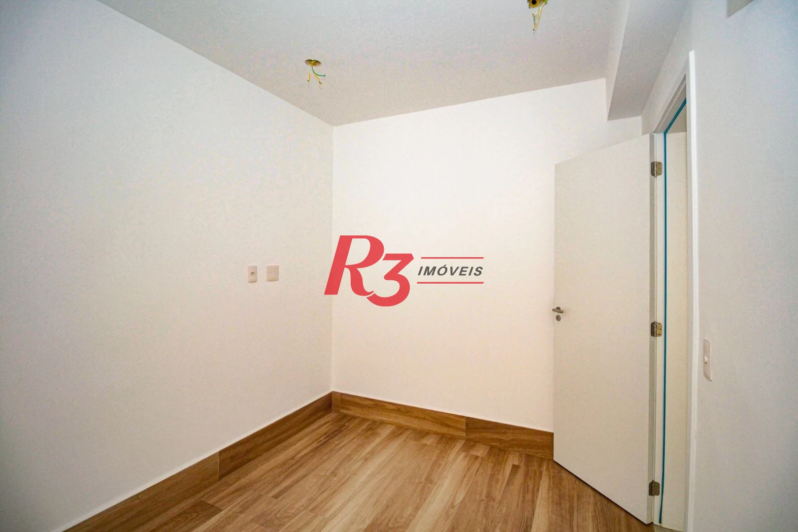 Sobrado com 3 dormitórios à venda, 190 m² por R$ 800.000,00 - Gonzaga - Santos/SP