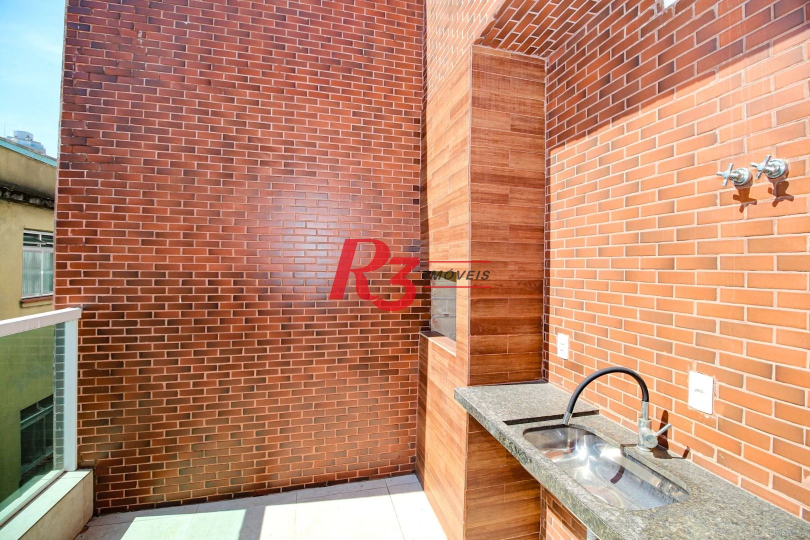 Sobrado com 3 dormitórios à venda, 190 m² por R$ 800.000,00 - Gonzaga - Santos/SP