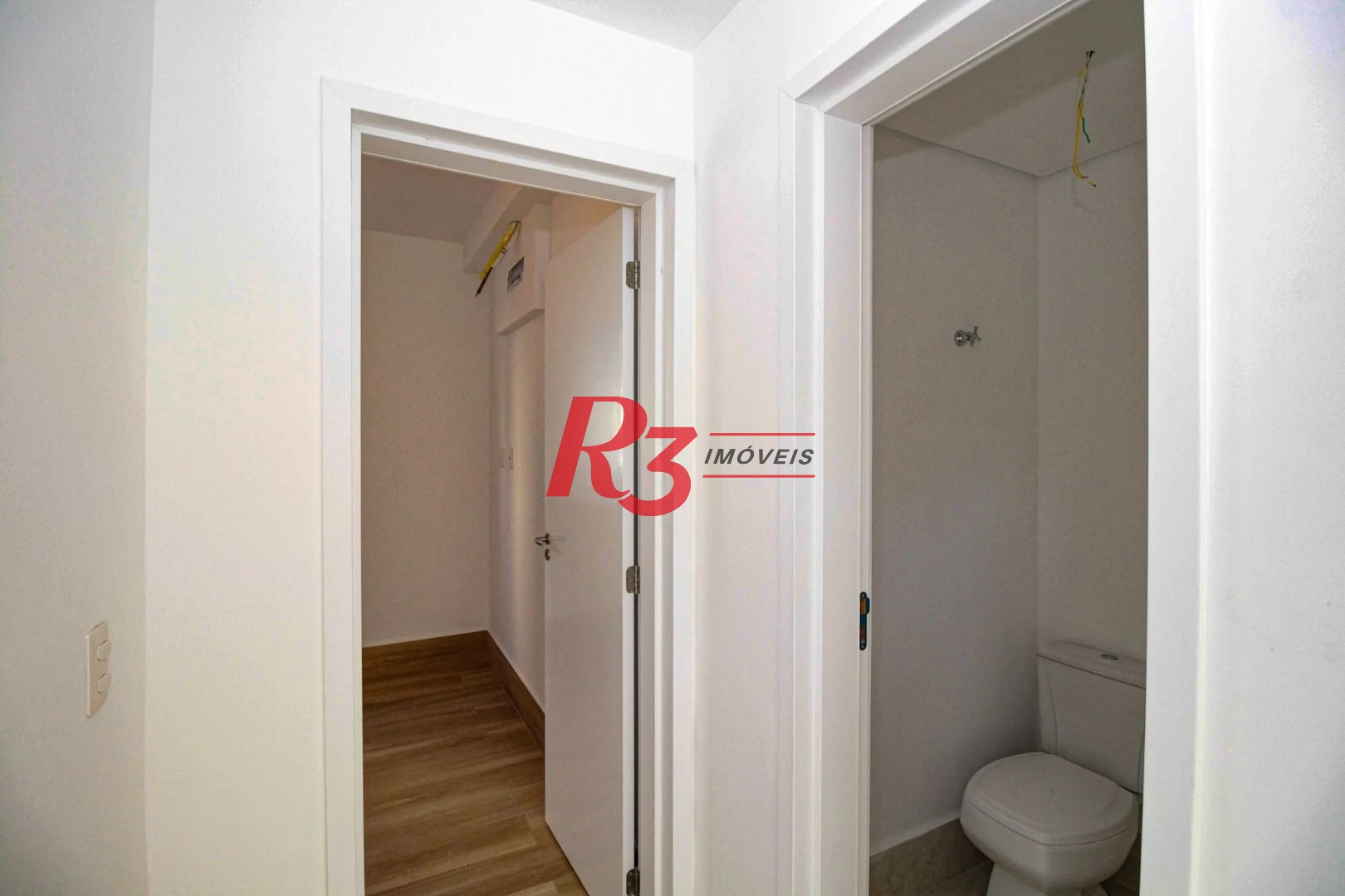 Sobrado com 3 dormitórios à venda, 190 m² por R$ 800.000,00 - Gonzaga - Santos/SP
