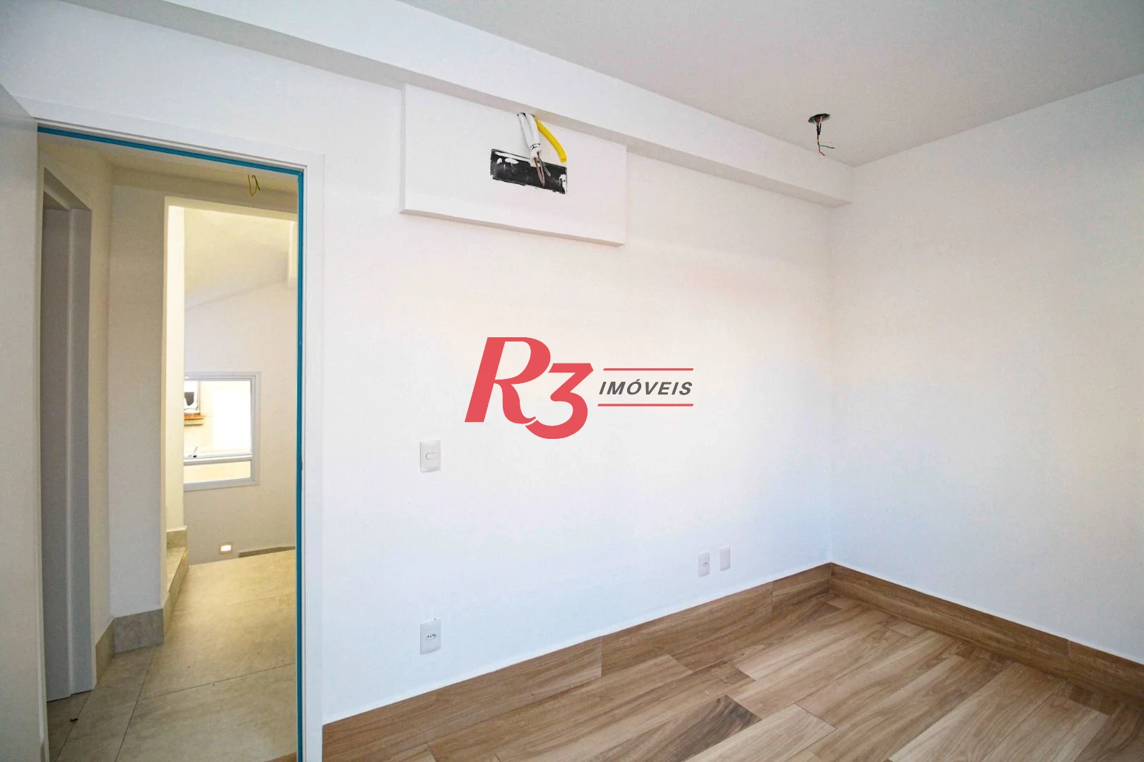 Sobrado com 3 dormitórios à venda, 190 m² por R$ 1.050.000,00 - Gonzaga - Santos/SP